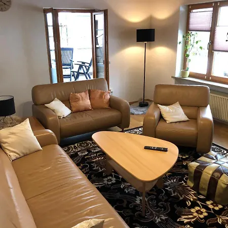 Tom Apartment *