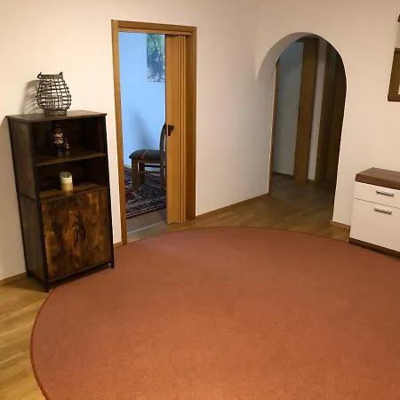 Tom Apartment